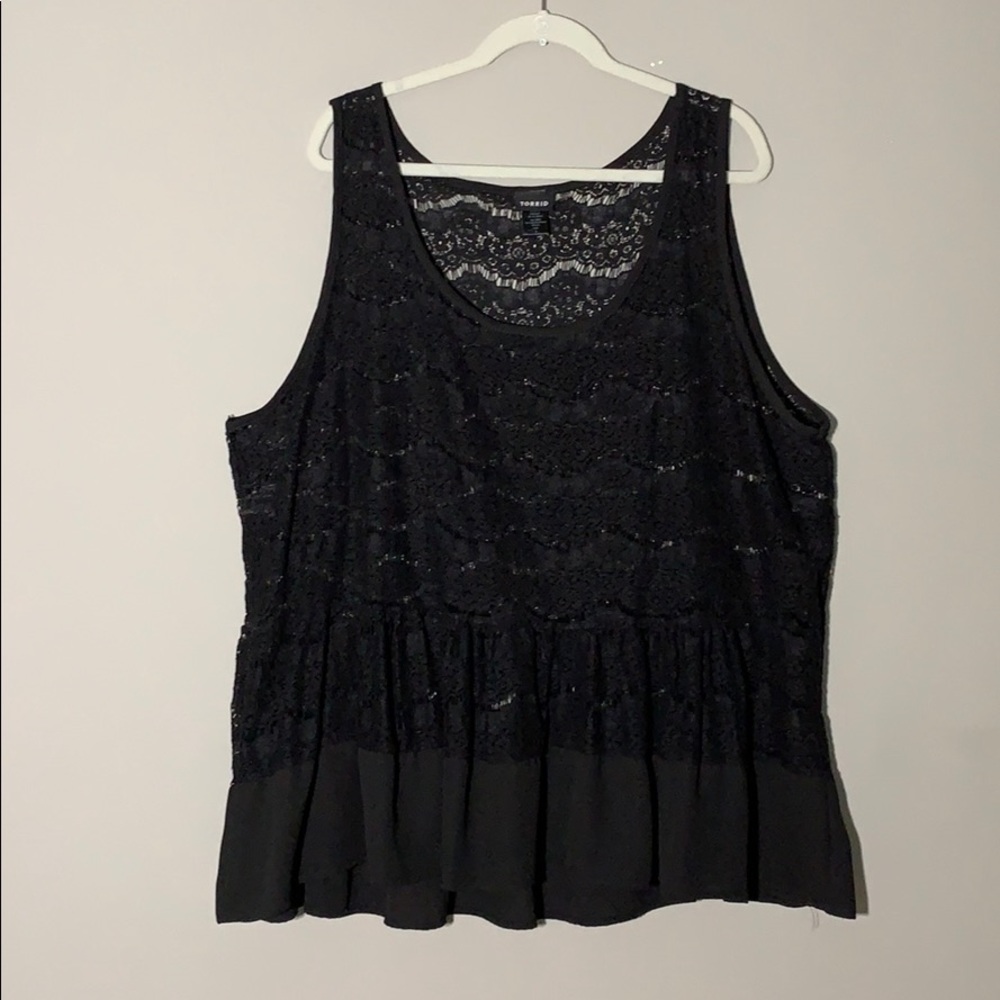 🖤 Beautiful Ruffle Hemline Tank 🖤 - Picture 3 of 4